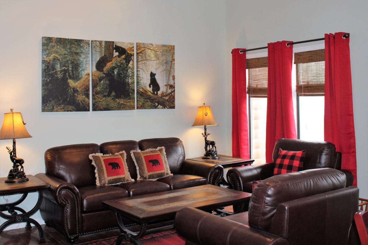 Spacious Downtown Condo Walking Distance To Downtown Gatlinburg Sleeps 6 Guests Exterior foto